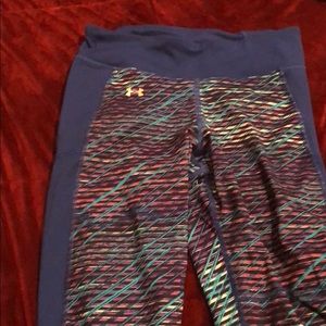 Under armor, crop leggings